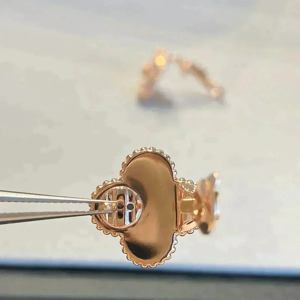 ¡®Imperial¡¯CLOVER MEDIUM 1 MOTIFS GRAY MOP  DIAMOND EARRINGS