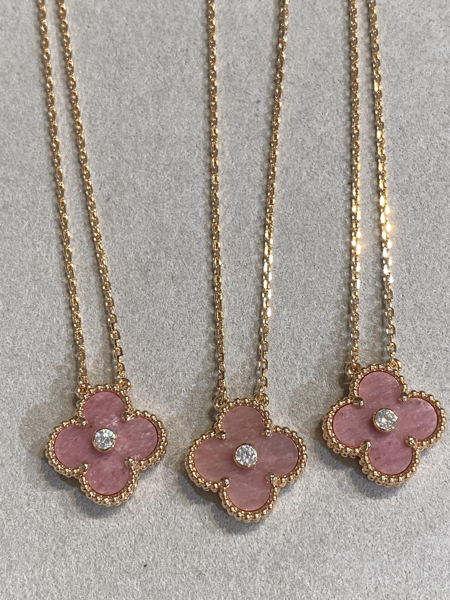 ¡®Imperial¡¯CLOVER 15MM DIAMOND RHODONITE NECKLACE