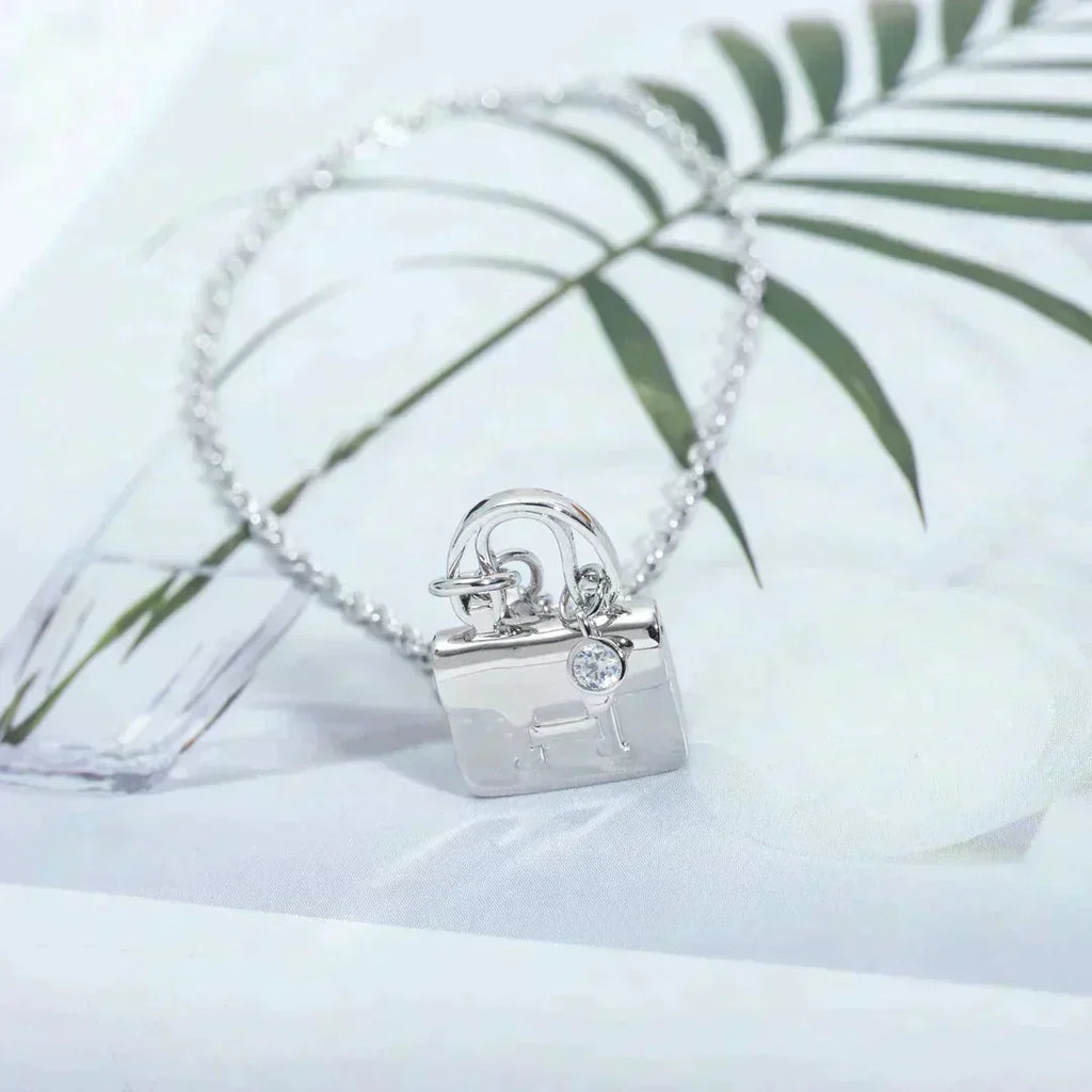 ¡®Imperial¡¯AMULETTE PEDANT SILVER NECKLACE