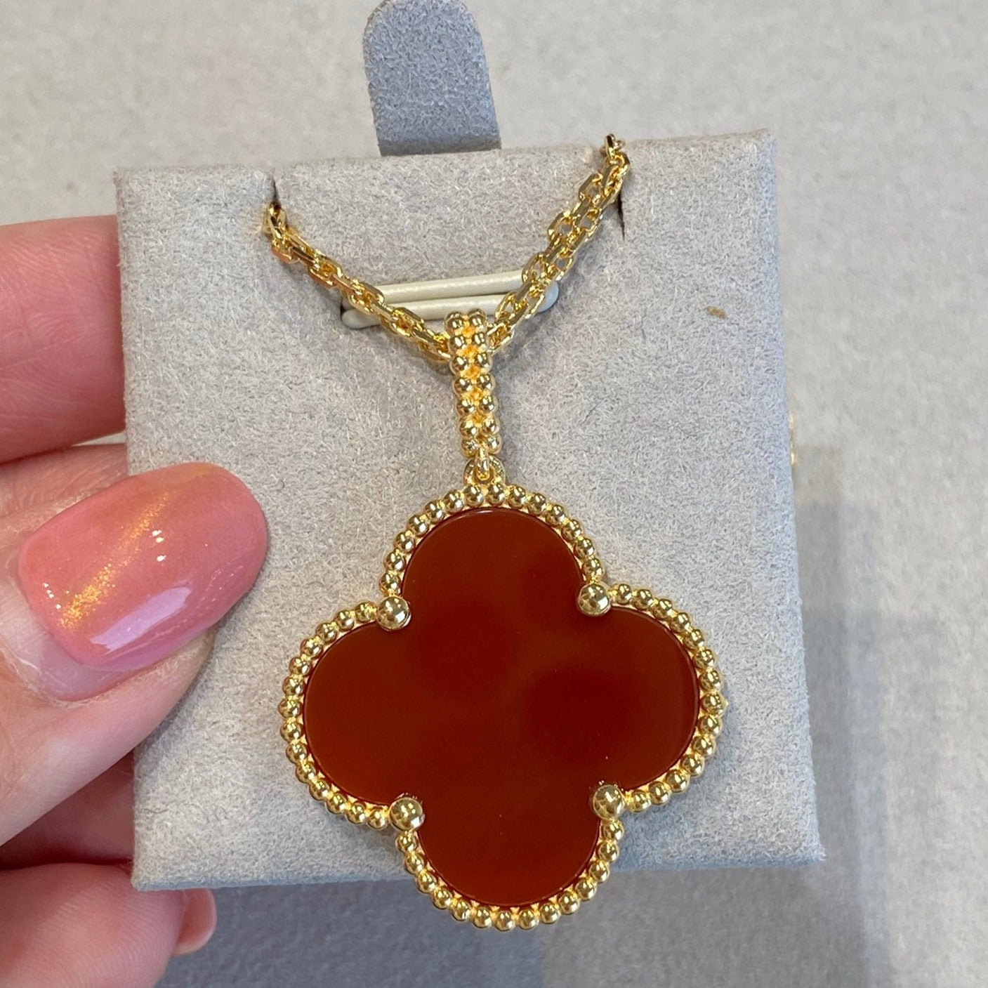 ¡®Imperial¡¯CLOVER 25MM NECKLACE GOLD CARNELIAN