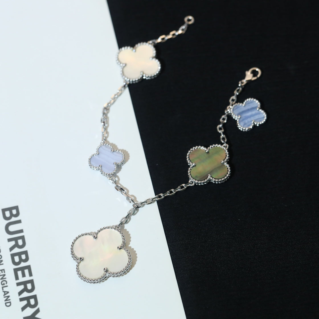 ¡®Imperial¡¯CLOVER BRACELET 5 MOTIFS MOP CHALCEDONY SILVER