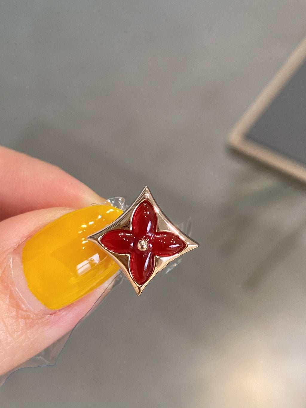 ¡®Imperial¡¯STAR AND SUN PINK GOLD CARNELIAN STUD EARRINGS