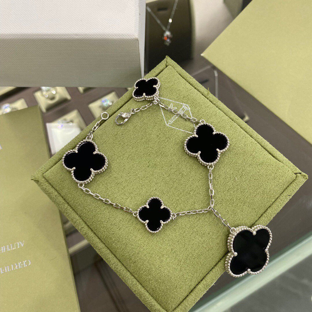 ¡®Imperial¡¯CLOVER 5 MOTIFS SIVLER ONYX BRACELET