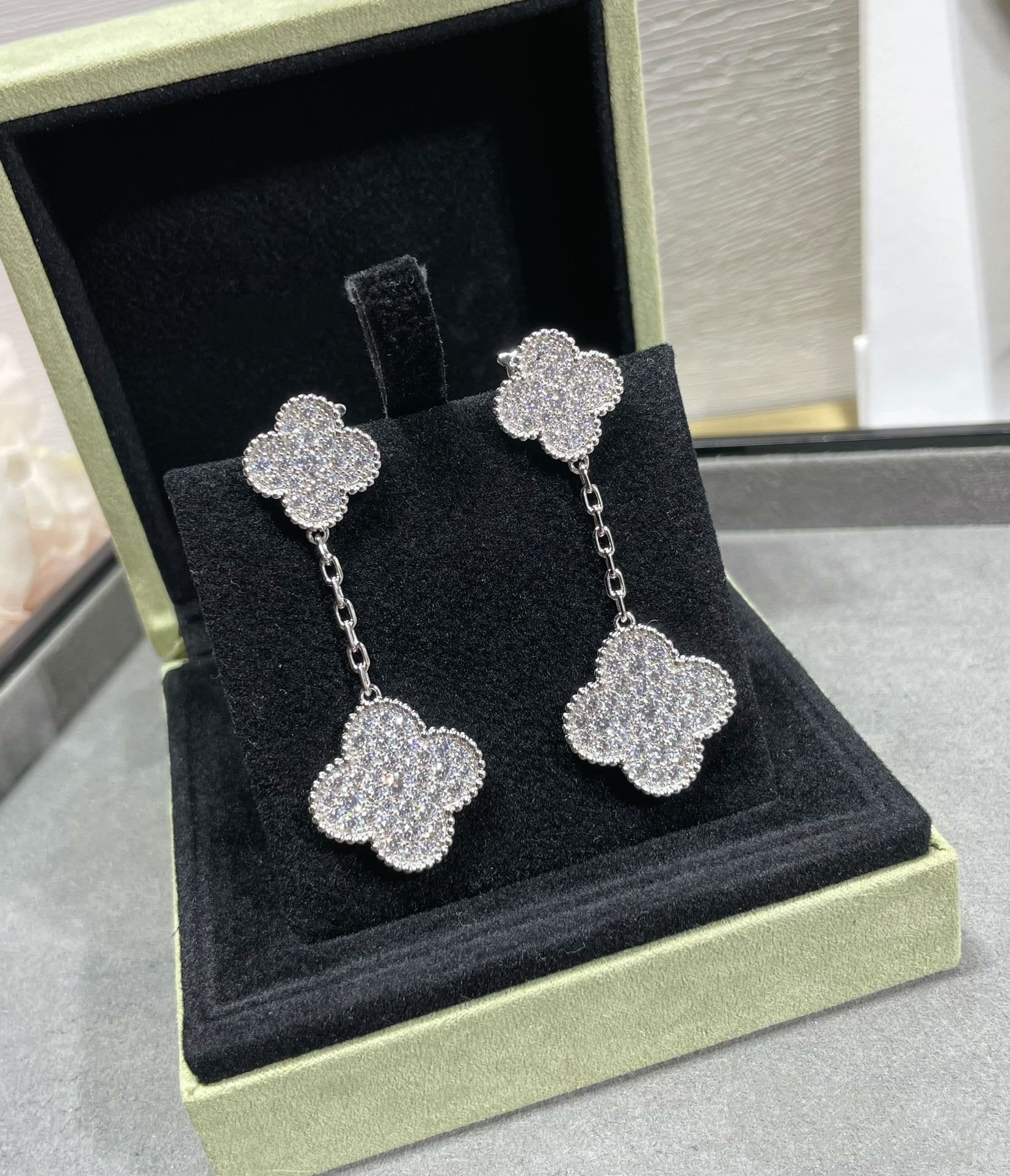 ¡®Imperial¡¯CLOVER 2 MOTIFS DIAMOND PAVED SILVER EARRINGS