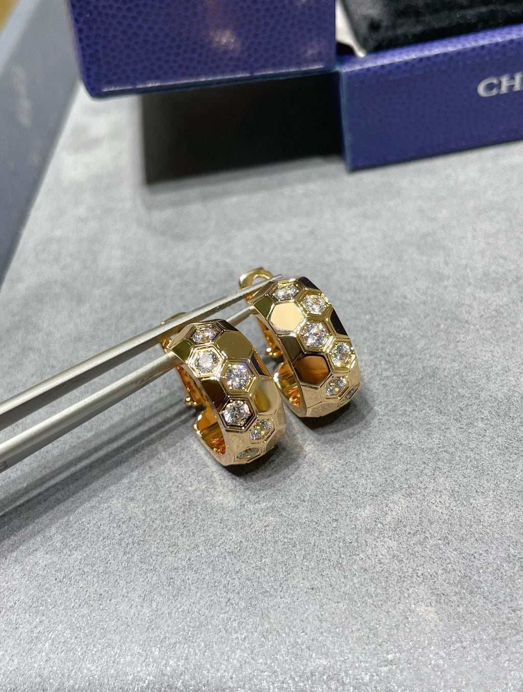 ¡®Imperial¡¯BEE LOVE DIAMOND HOOP EARRINGS