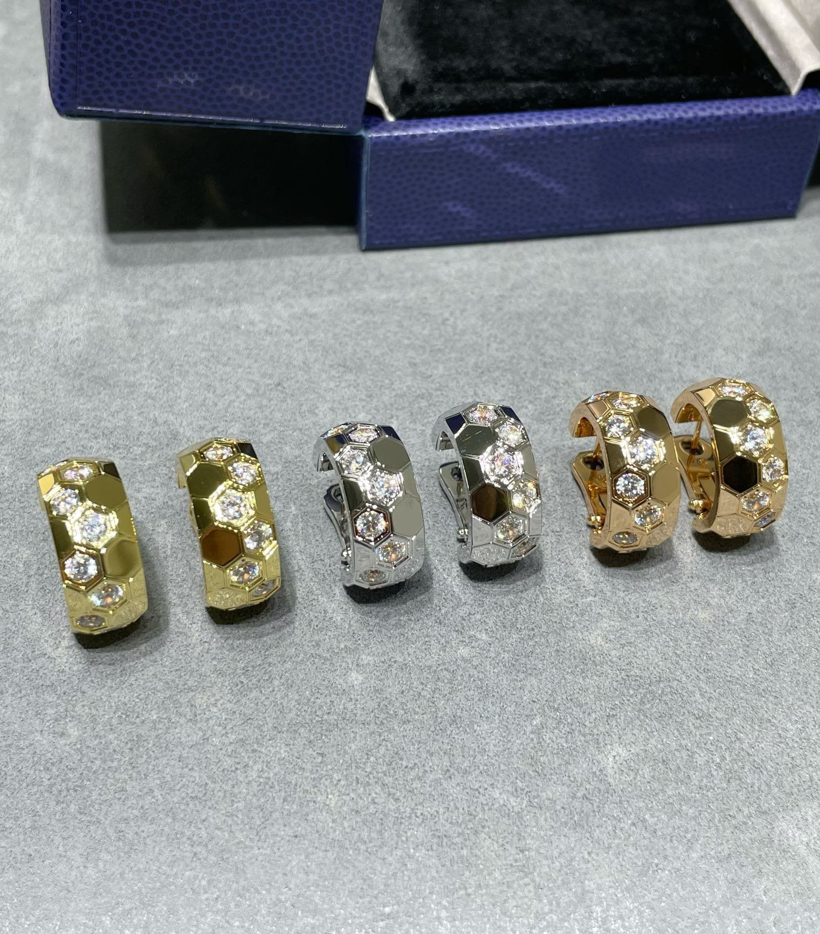 ¡®Imperial¡¯BEE LOVE DIAMOND HOOP EARRINGS