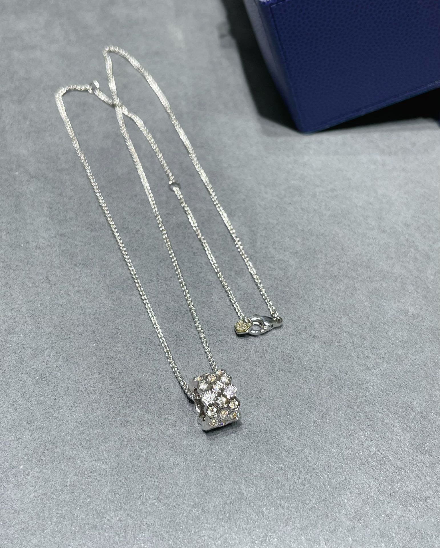 ¡®Imperial¡¯BEE LOVE DIAMOND PAVED 3 ROW NECKLACE
