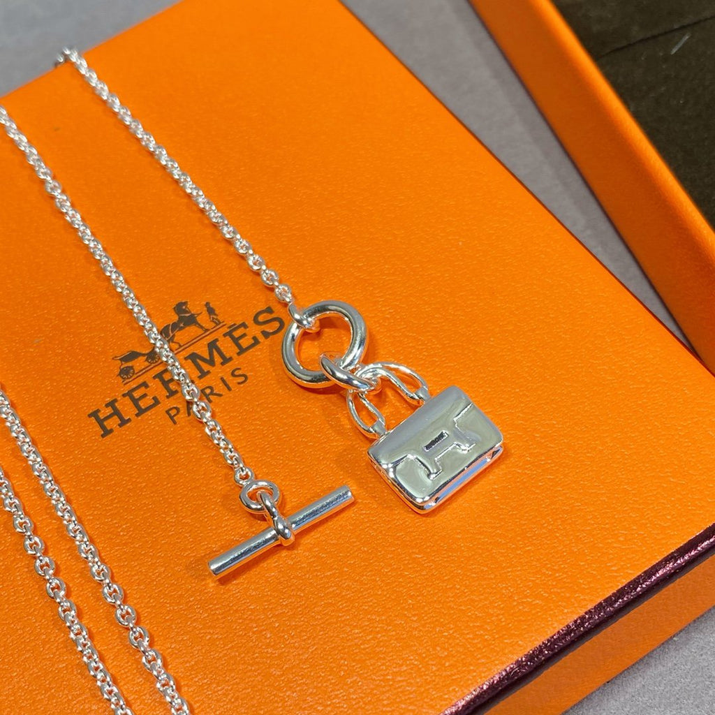 ¡®Imperial¡¯CONSTANCE PEDANT SILVER NECKLACE