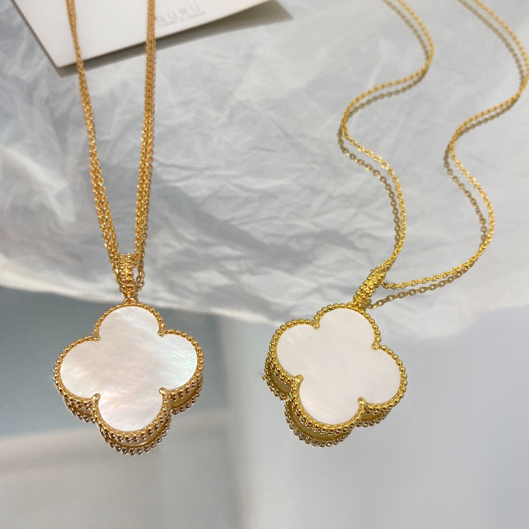 ¡®Imperial¡¯CLOVER 25MM MOP LARGE PENDANT NECKLACE