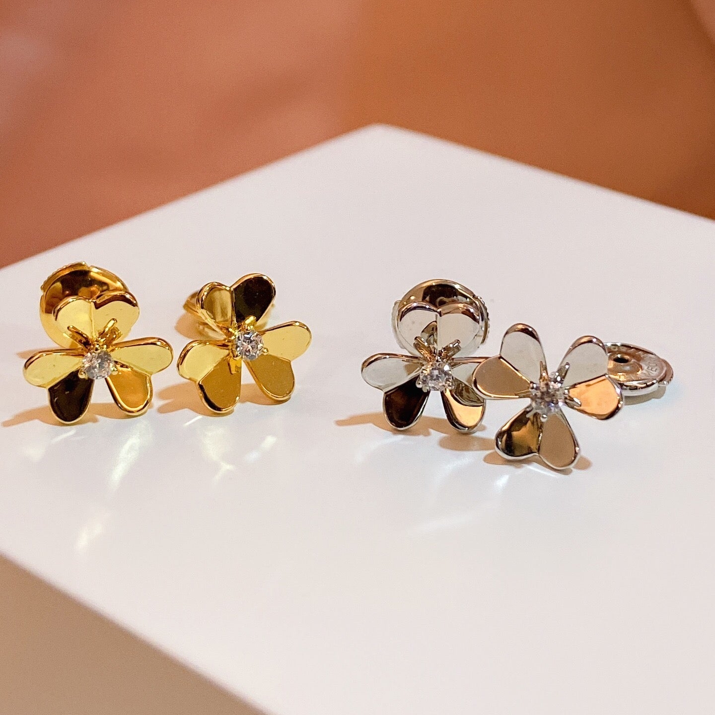 ¡®Imperial¡¯FRIVOLE MINI FLOWER EARRINGS
