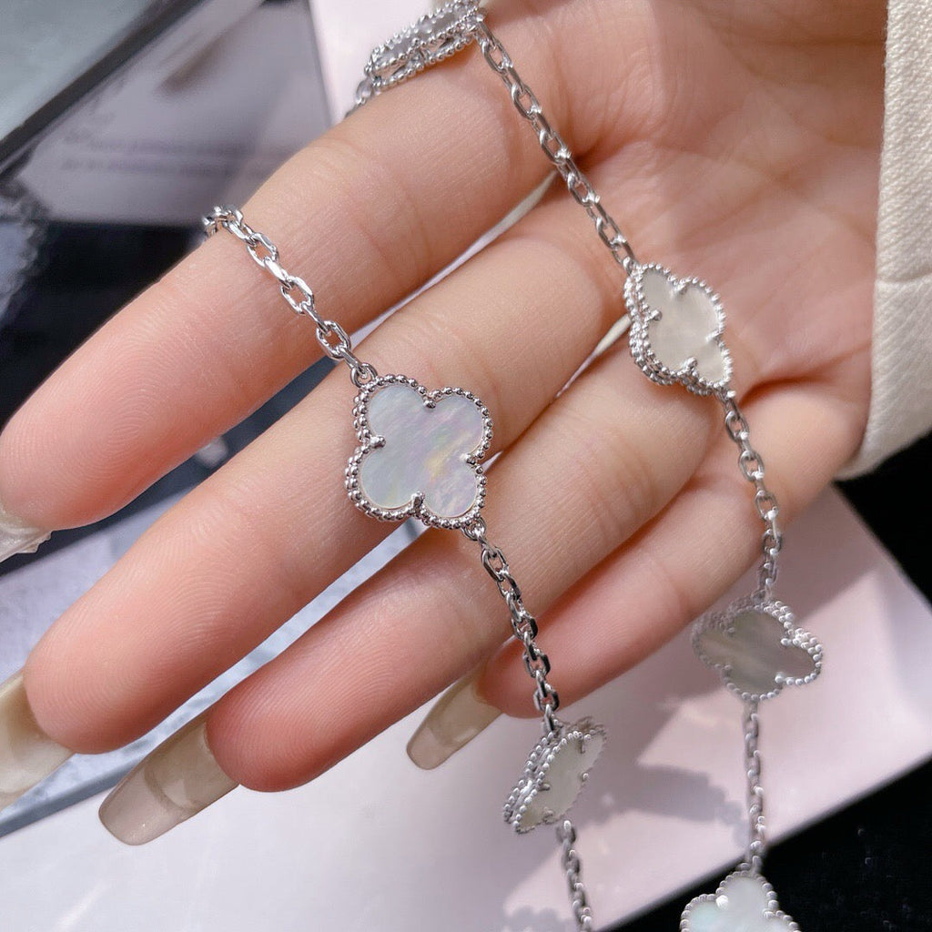 ¡®Imperial¡¯CLOVER 10 MOTIFS WHITE MOTHER OF PEARL NECKLACE
