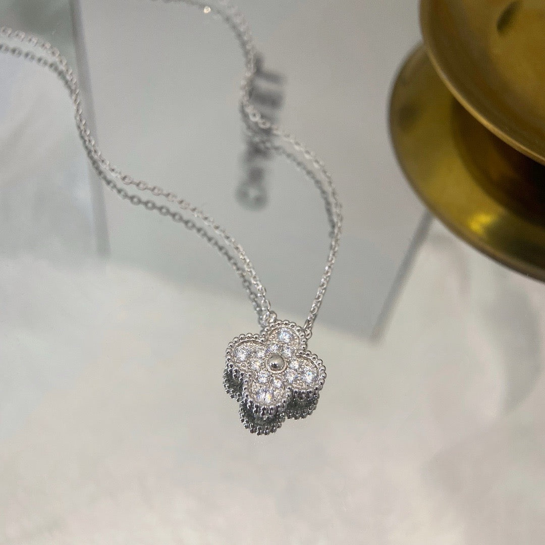 ¡®Imperial¡¯CLOVER 15MM DIAMOND SINGLE FLOWER NECKLACE