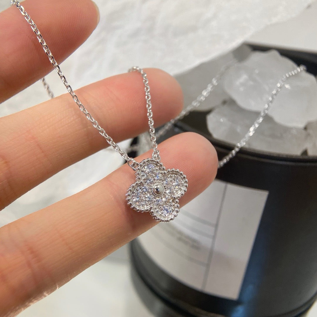 ¡®Imperial¡¯CLOVER 15MM DIAMOND SINGLE FLOWER NECKLACE