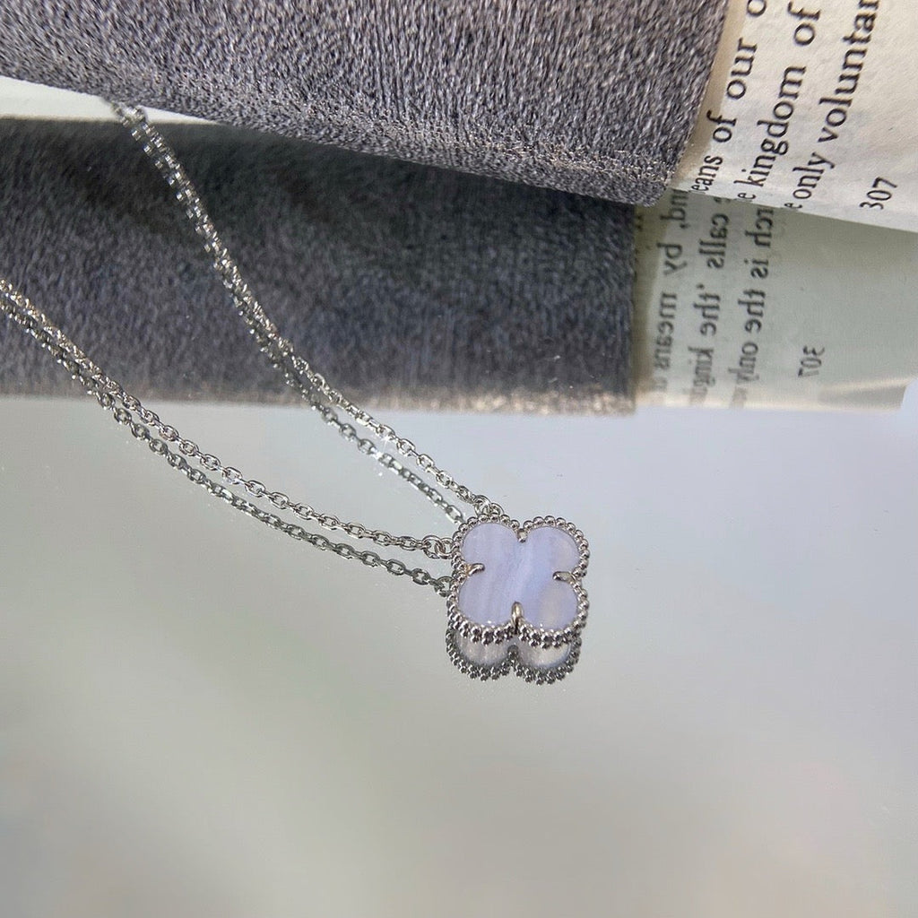 ¡®Imperial¡¯CLOVER 15MM BLUE CHALCEDONY NECKLACE SILVER