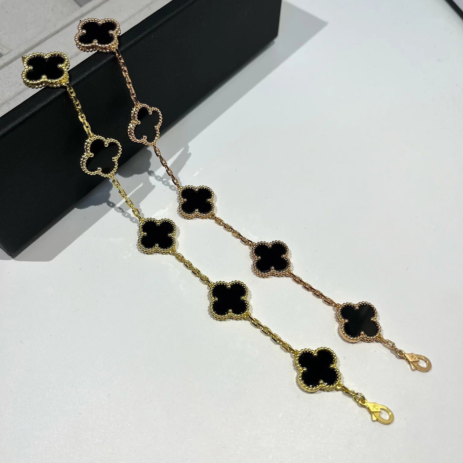 ¡®Imperial¡¯CLOVER  5 MOTIFS BLACK ONYX BRACELET