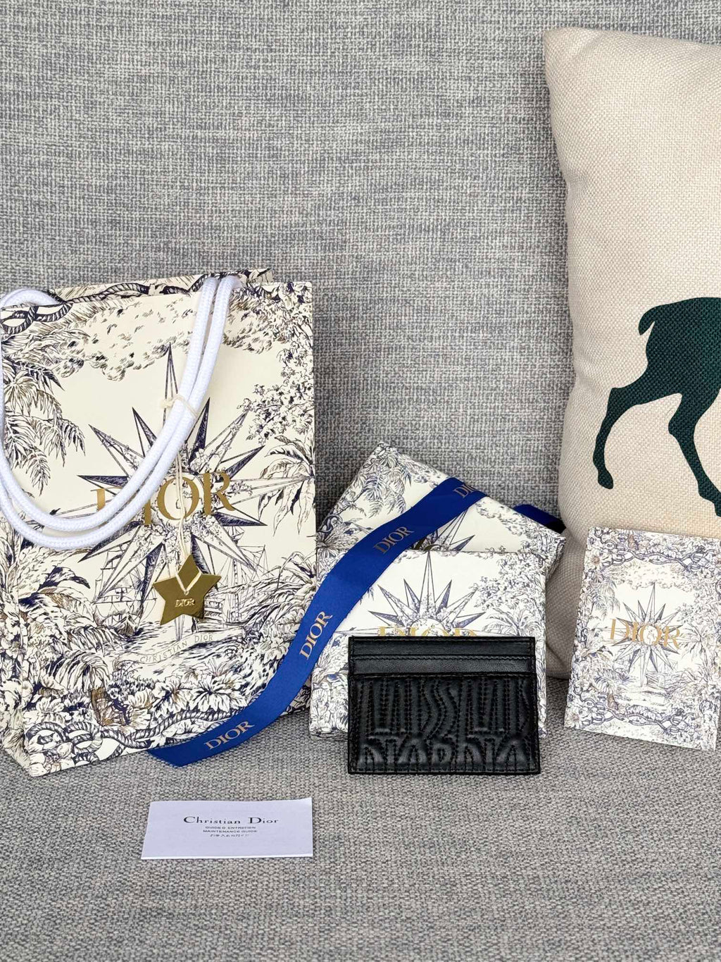 FREESIA CARD HOLDER 10 IN BLACK QUILTED ALLOVER CALFSKIN