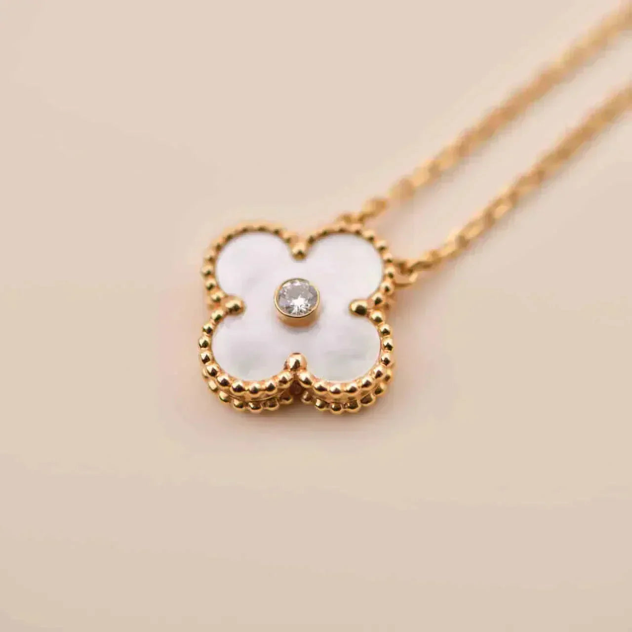 ¡®Imperial¡¯CLOVER 15MM DIAMOND WHITE FRITILLARIA NECKLACE