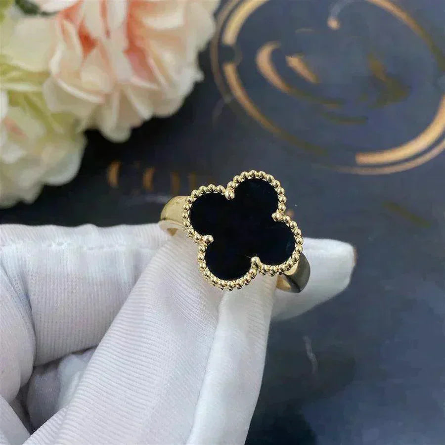 ¡®Imperial¡¯CLOVER ONYX RING